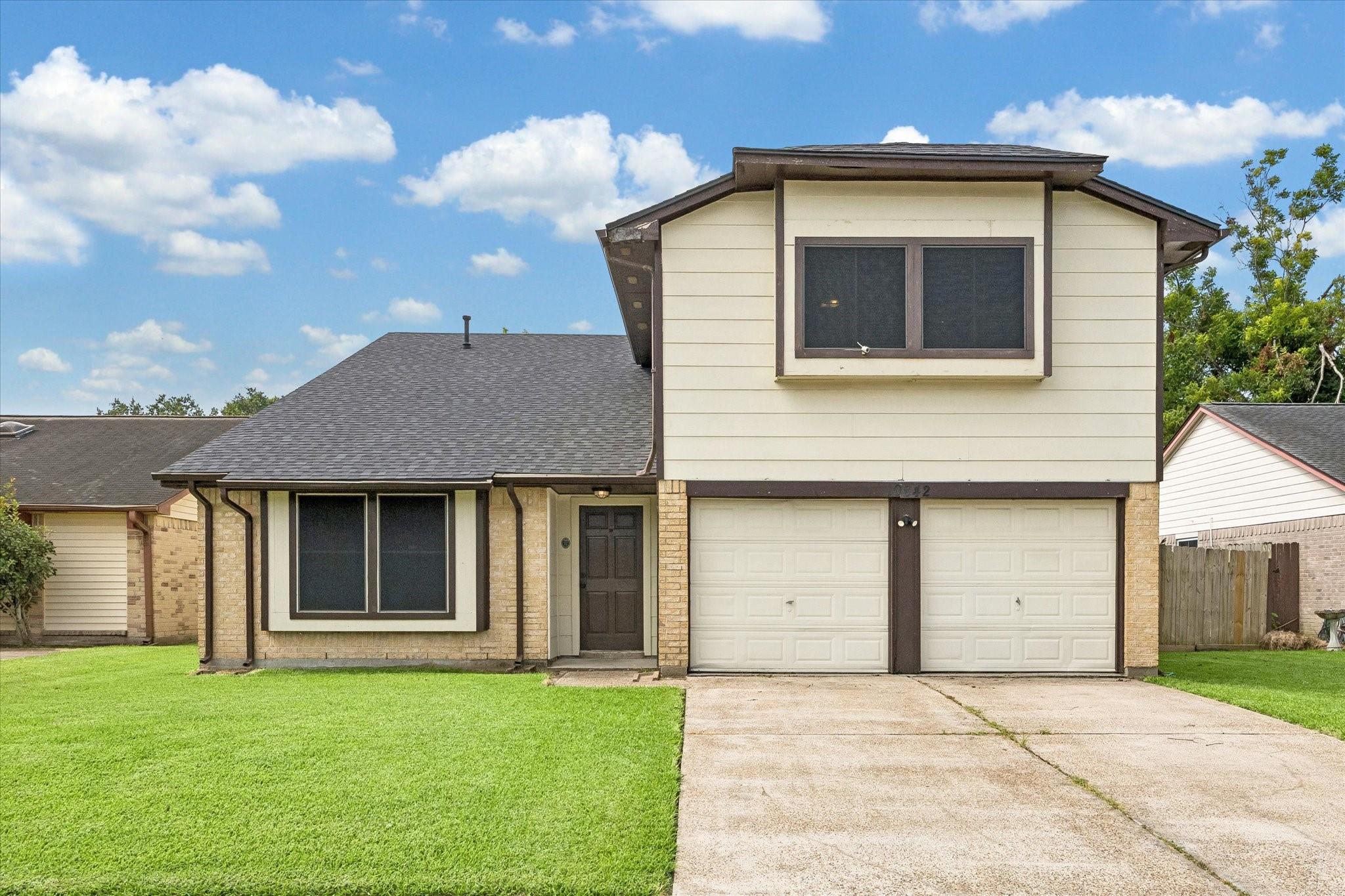 10842 Mesquite Dr, La Porte, TX 77571