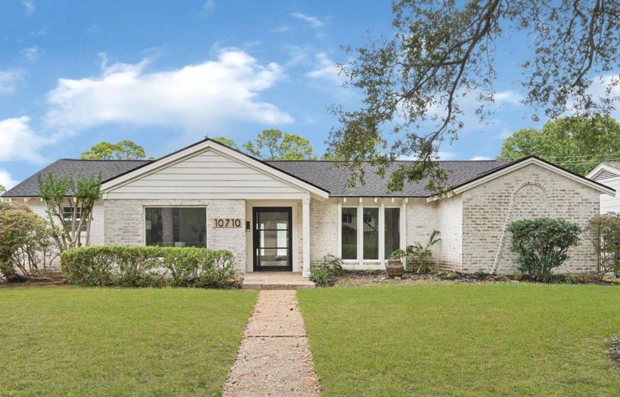 10710 Candlewood Dr, Houston, TX 77042