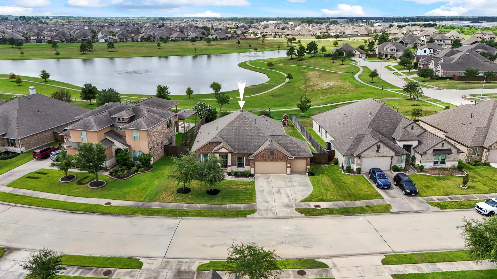 7511 Laguna Lake Dr, Spring, TX 77379 photo