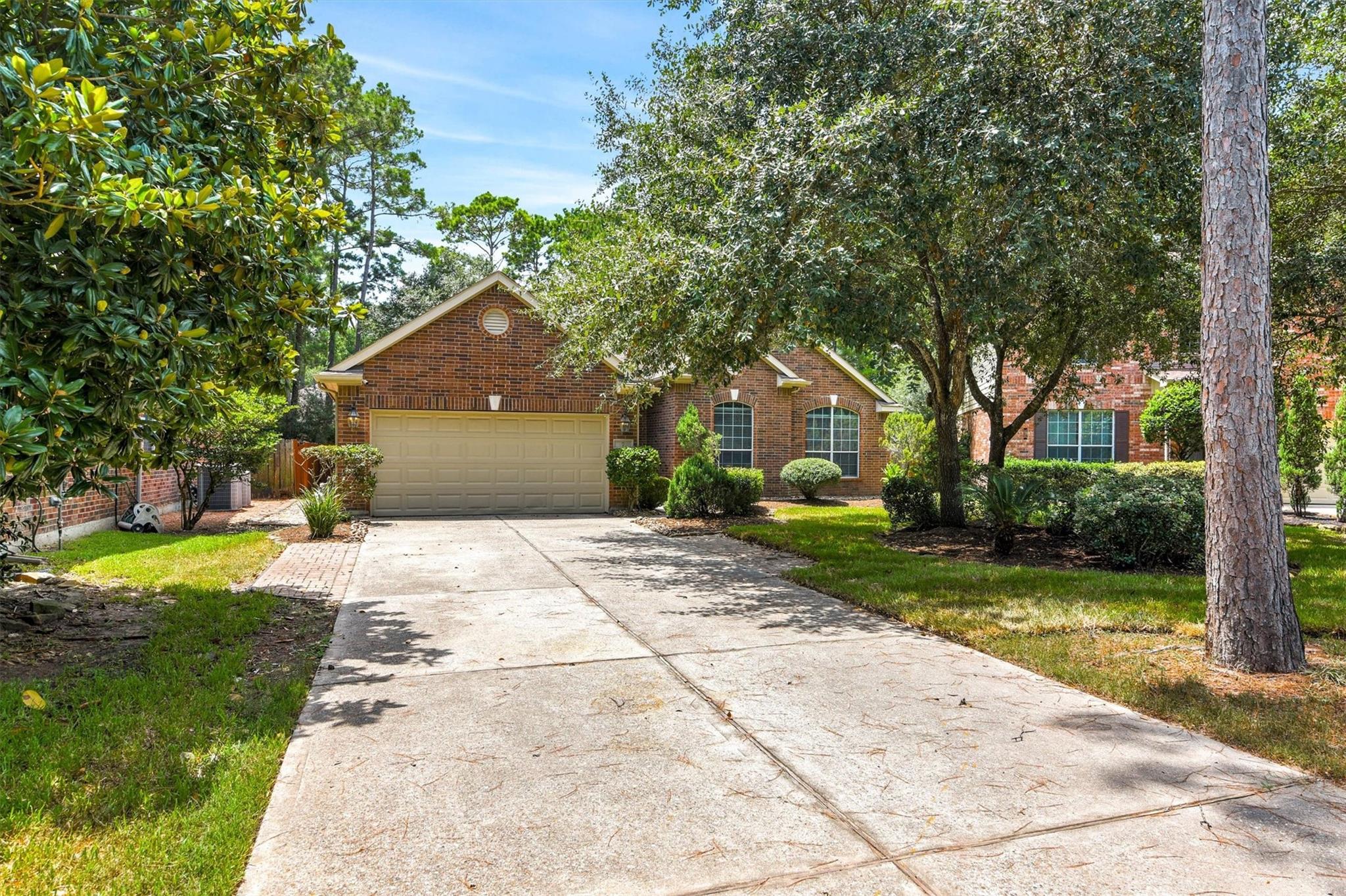 7 Caelin Ct, The Woodlands, TX 77382