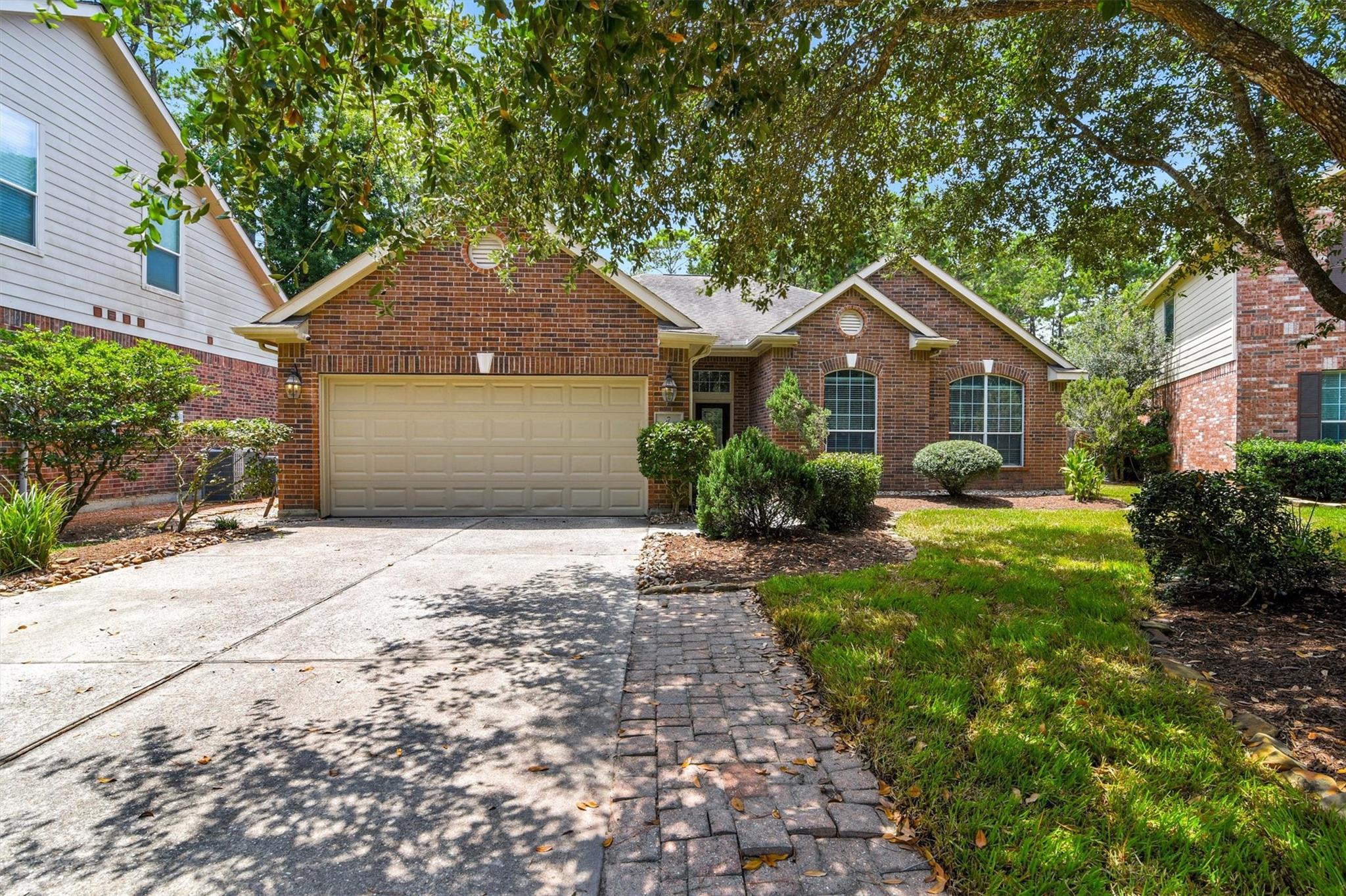 7 Caelin Ct, The Woodlands, TX 77382 photo