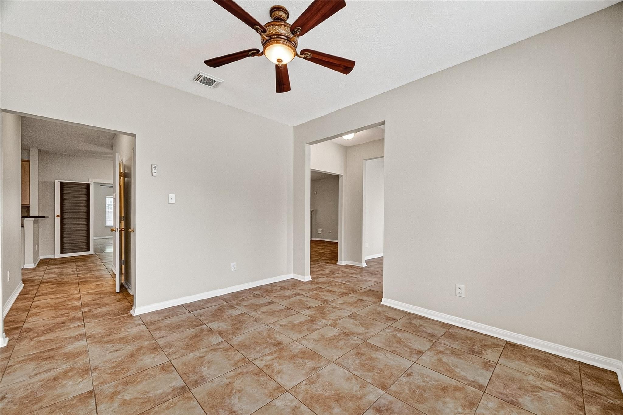 3815 Kristin Lee Ln, Houston, TX 77014 photo