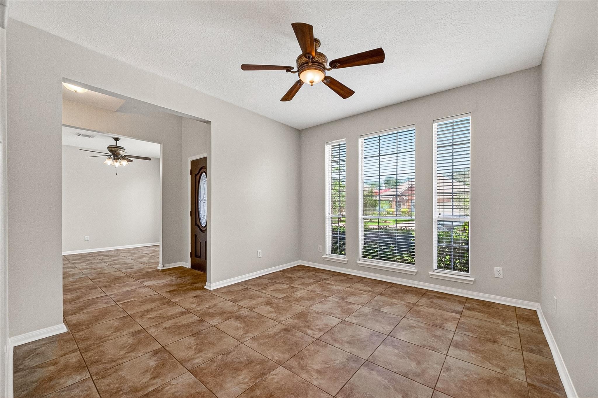 3815 Kristin Lee Ln, Houston, TX 77014 photo