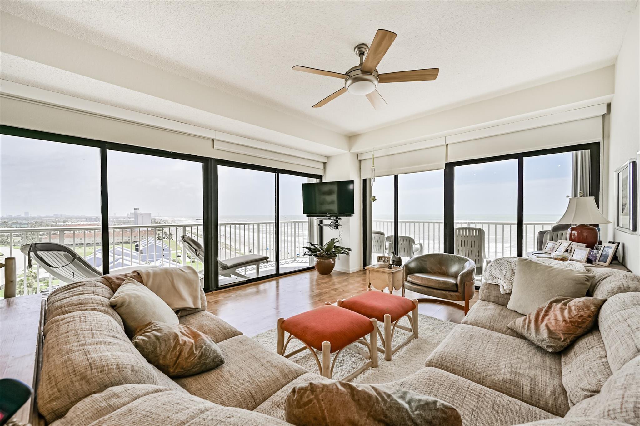 7700 Seawall Blvd, Galveston, TX 77551