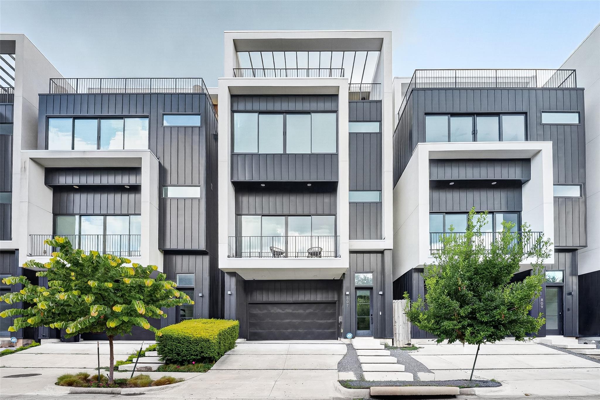 807 Memorial Heights Dr, Houston, TX 77007