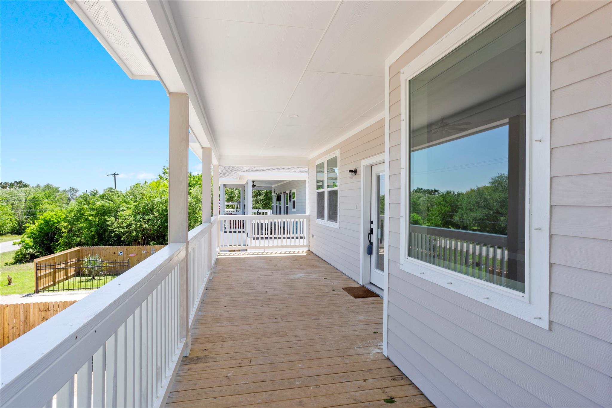 1226 9 St, San Leon, TX 77539 photo