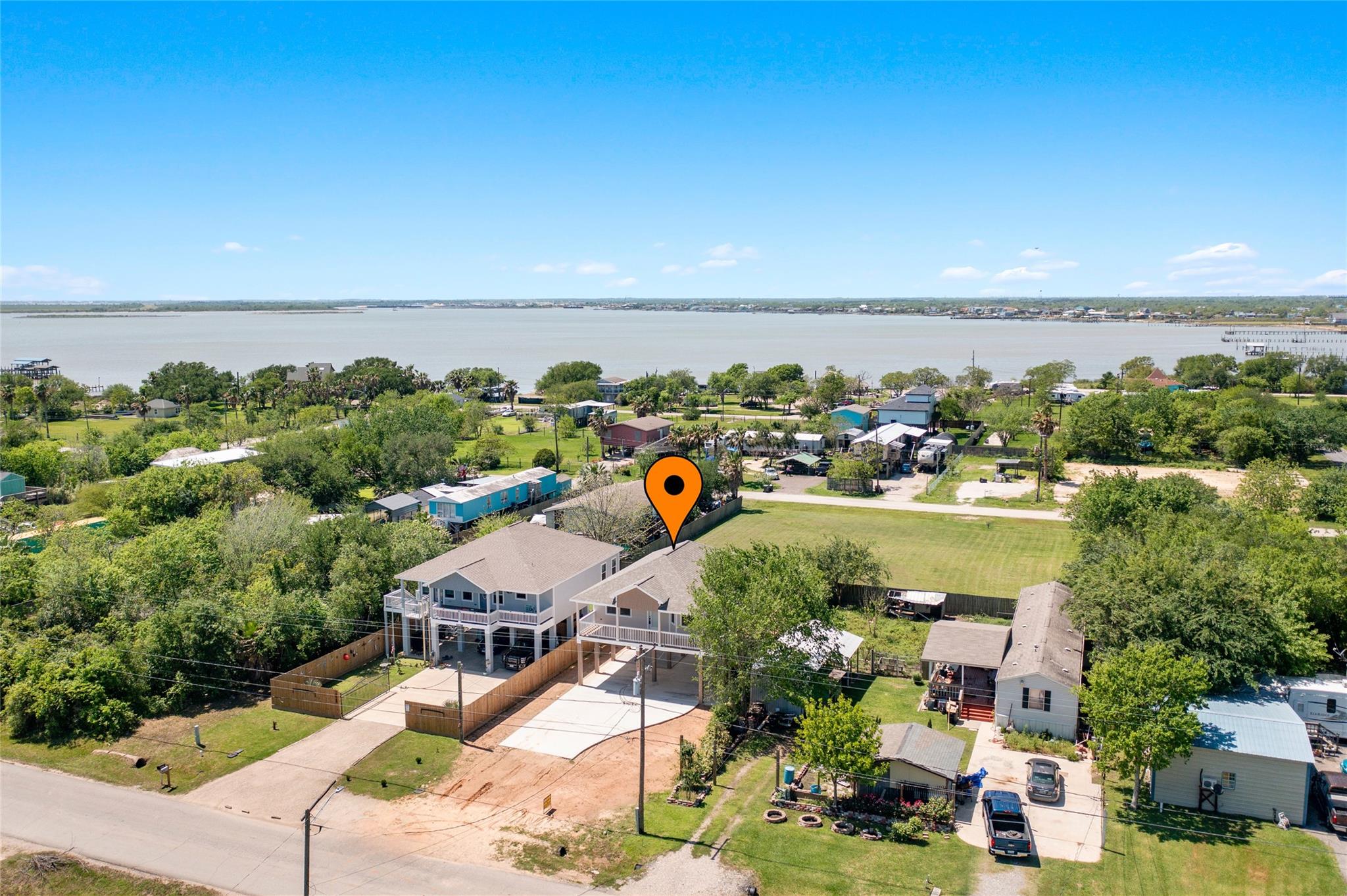 1226 9 St, San Leon, TX 77539 photo