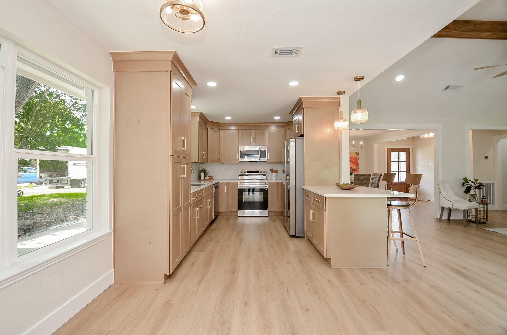 12511 Nova Dr, Houston, TX 77077