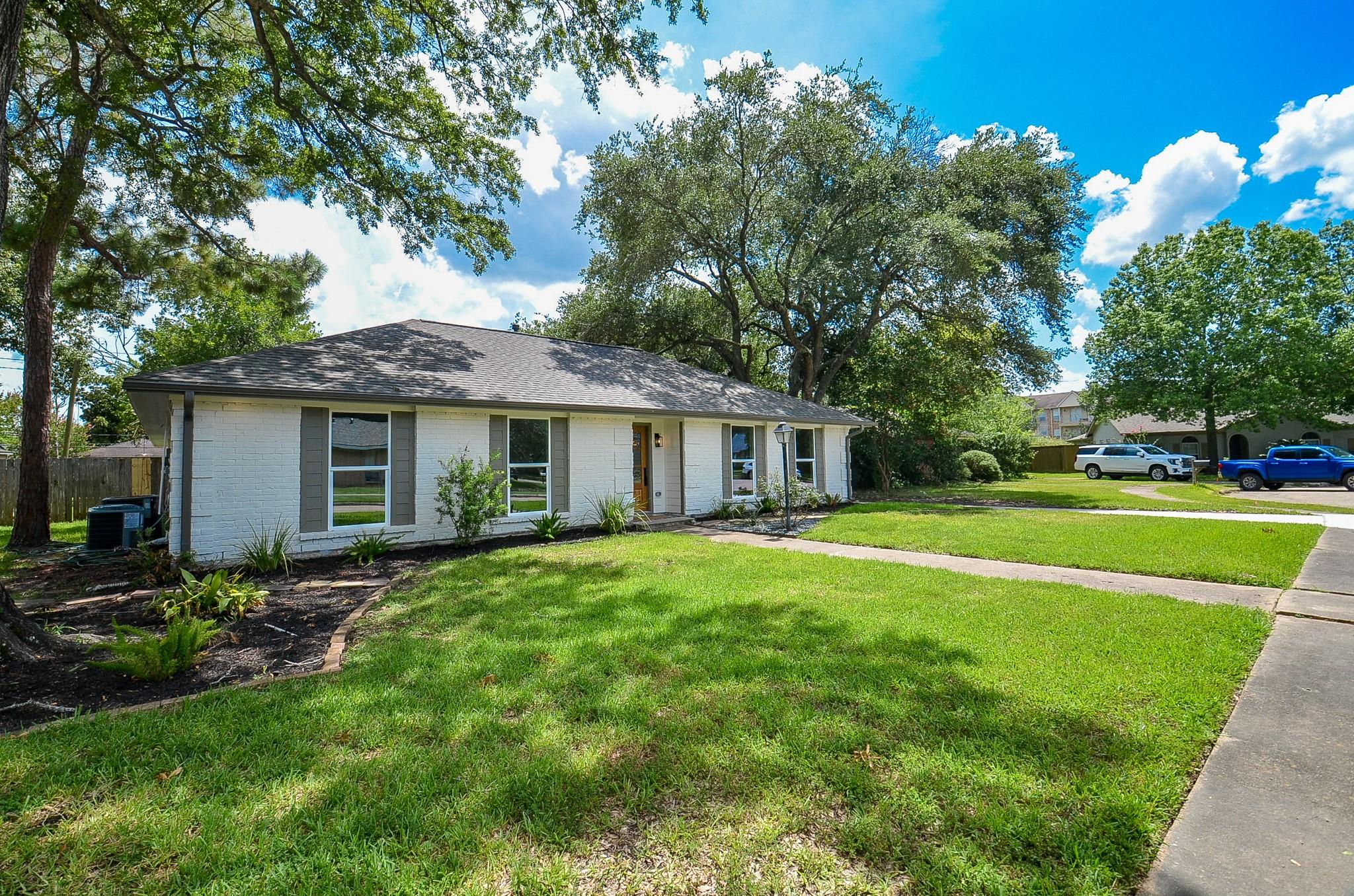 12511 Nova Dr, Houston, TX 77077 photo