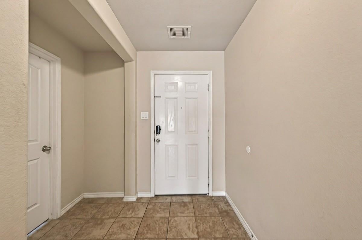 9206 Rustling Manor Ln, Richmond, TX 77407 photo