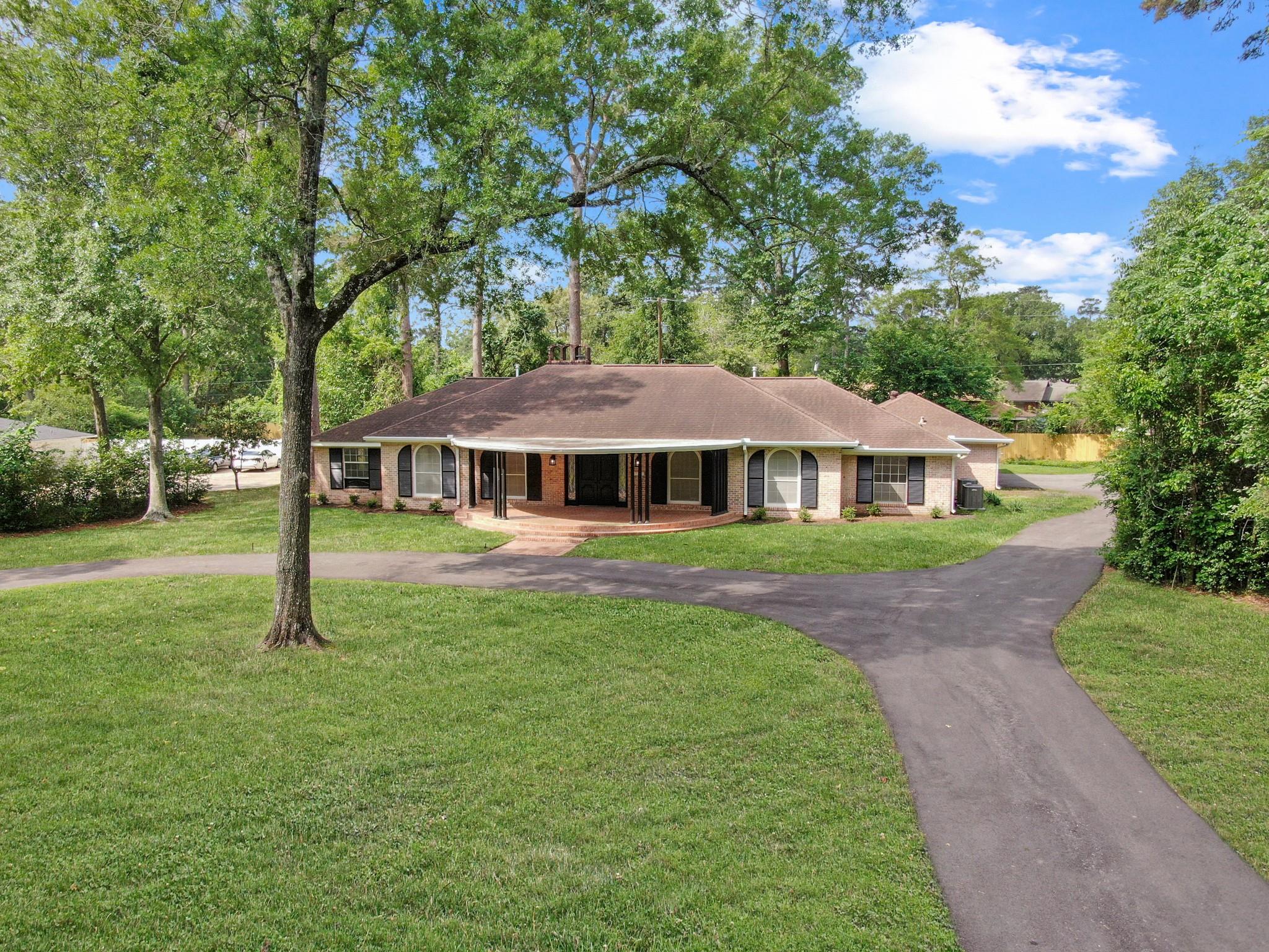 3 Briarwood Dr, Conroe, TX 77301 photo