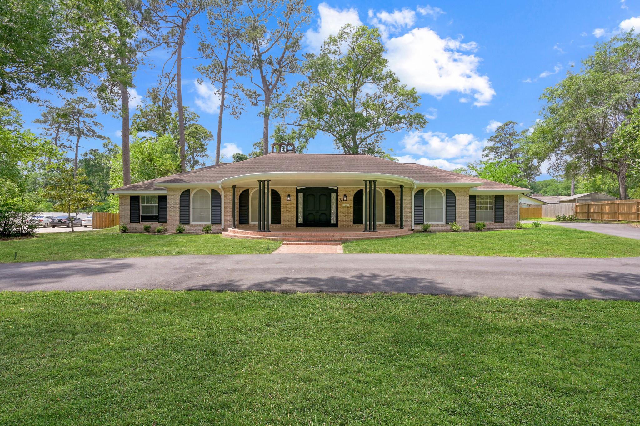 3 Briarwood Dr, Conroe, TX 77301 photo
