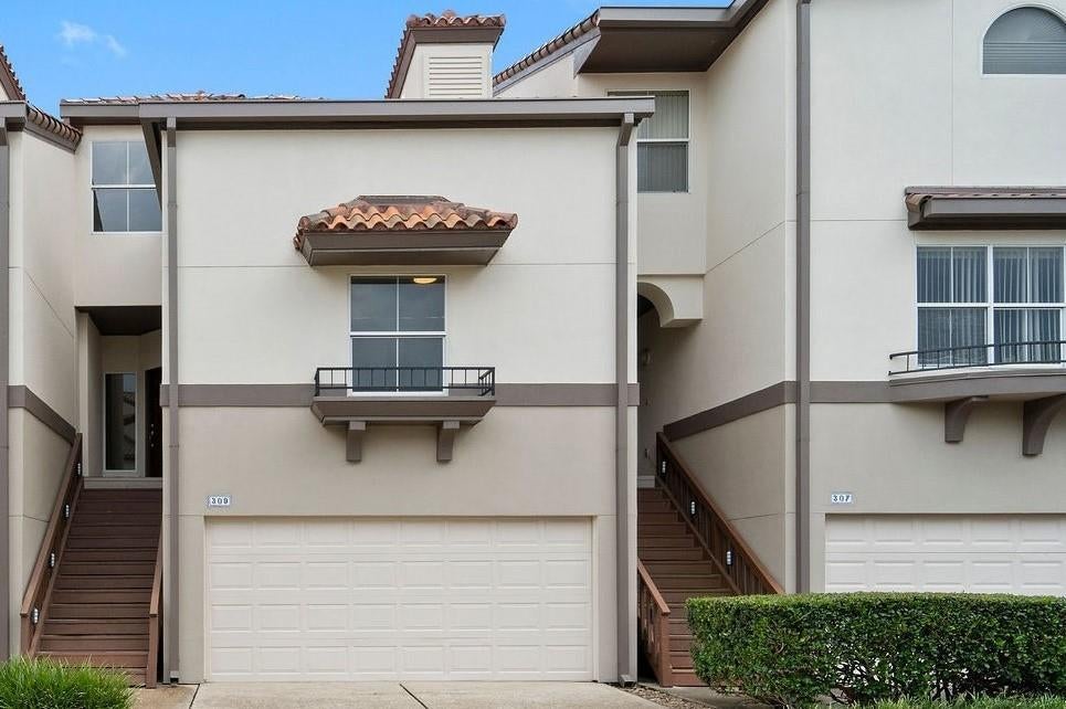 309 Lakeside Ln, Houston, TX 77058 photo