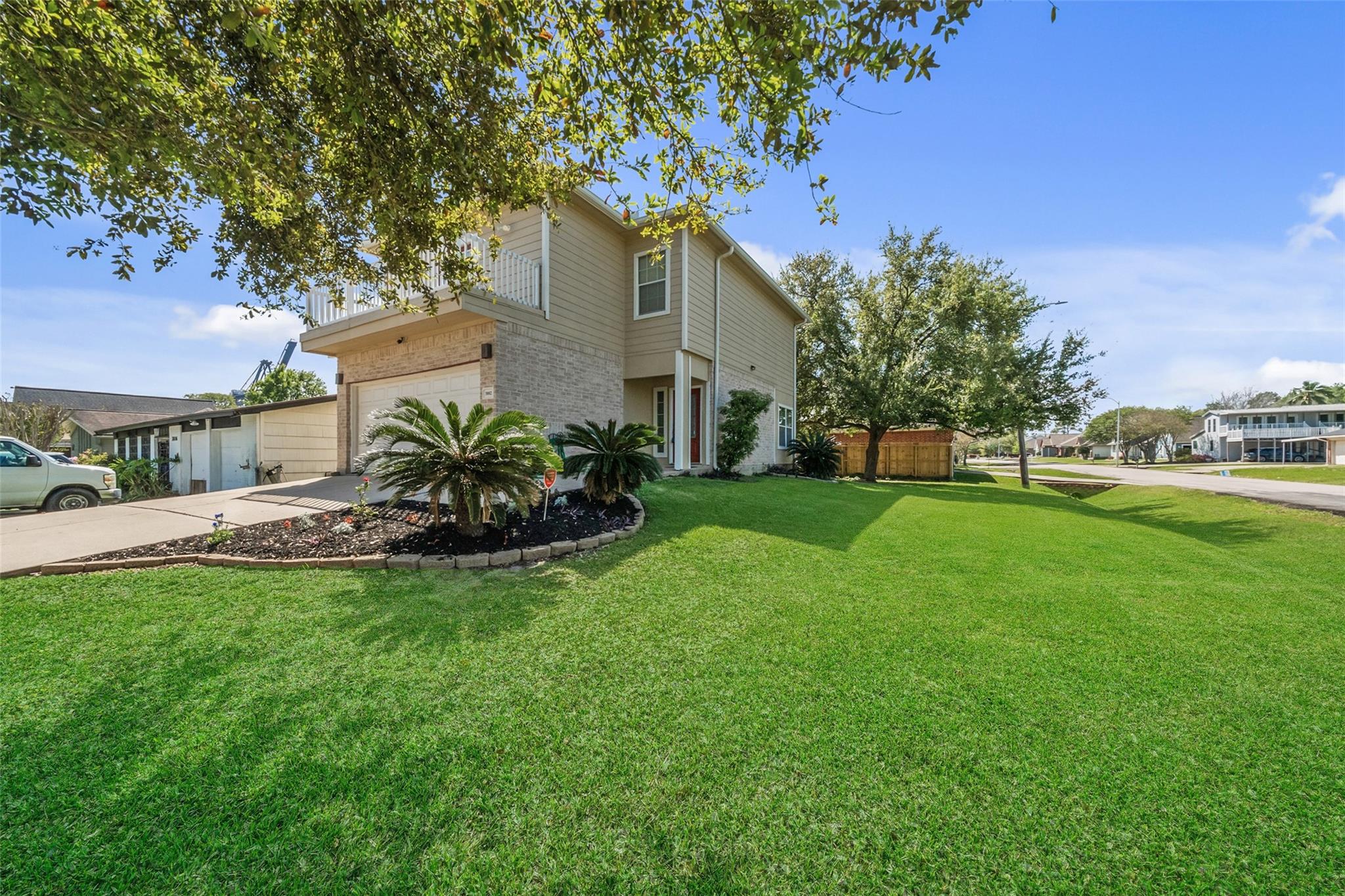 3802 Barracuda Ln, La Porte, TX 77571