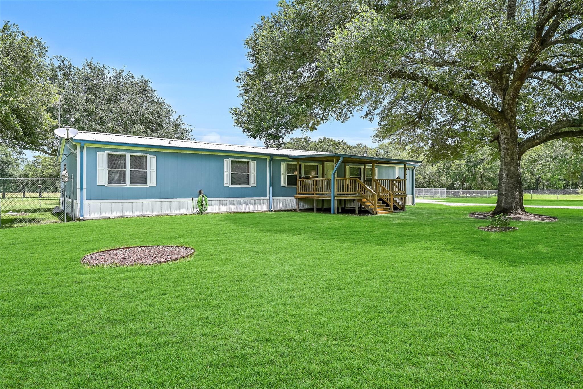 18424 Avenue A, Alvin, TX 77511 photo