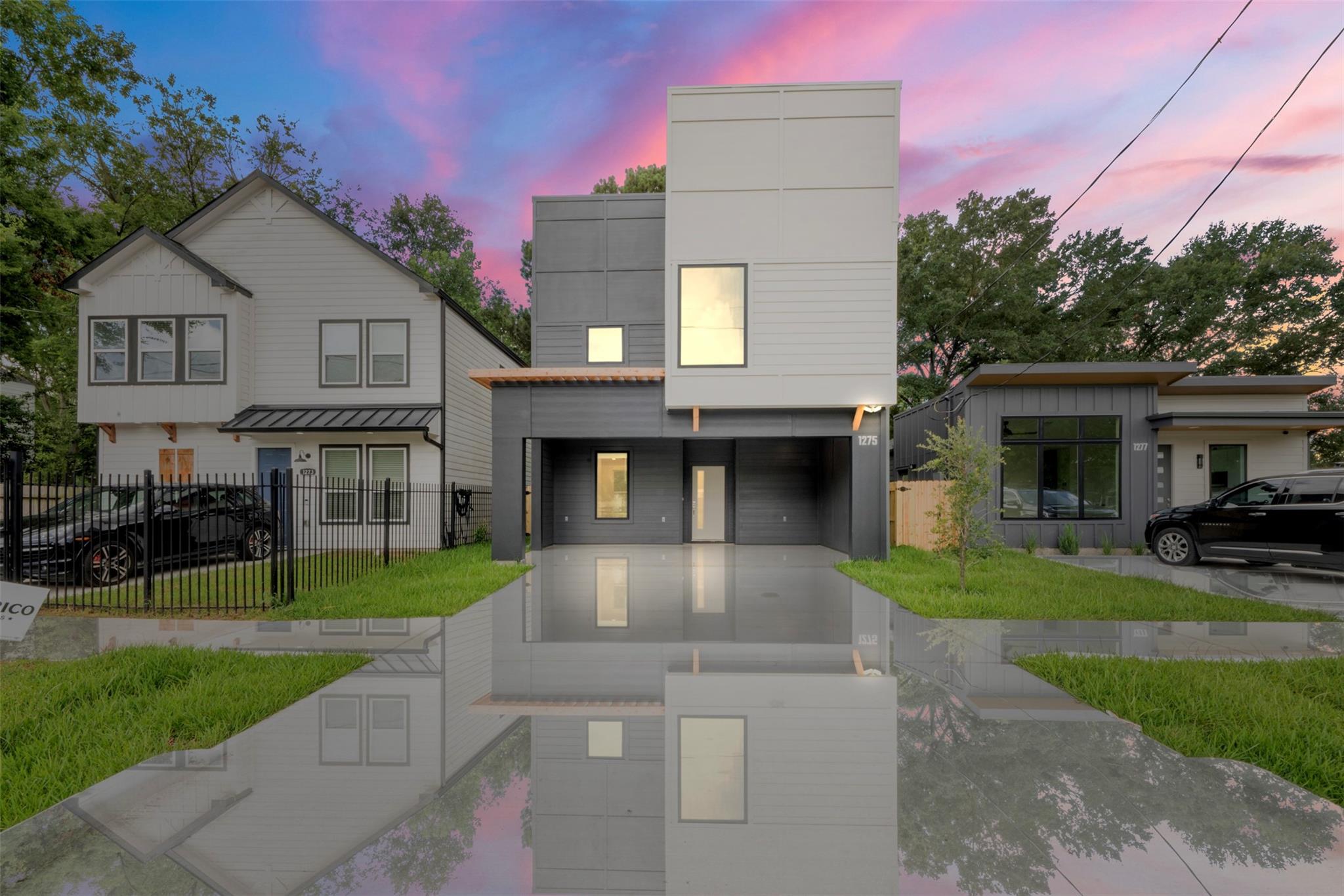 1275 Dewalt St, Houston, TX 77088 photo