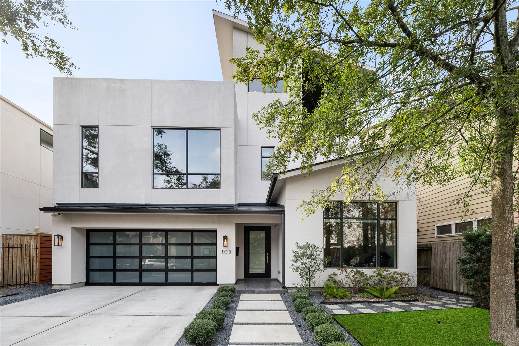 103 Roy, Houston, TX 77007