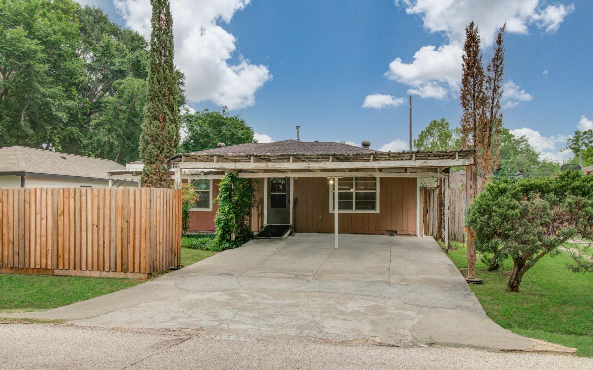 10131 Tangiers Rd, Houston, TX 77041
