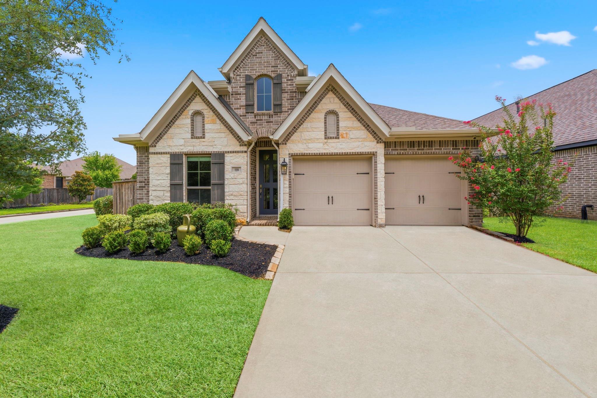 118 Red Petal Way, Conroe, TX 77304