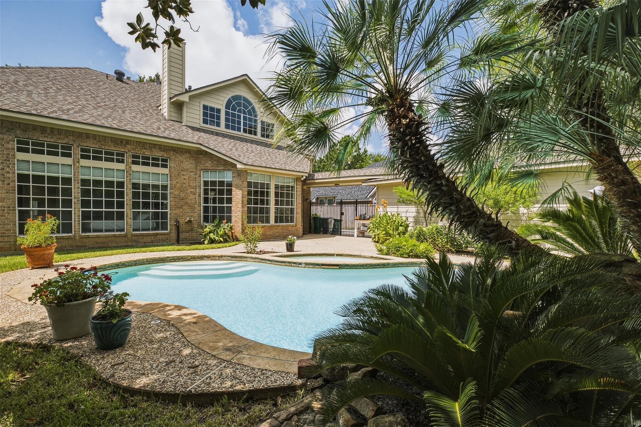 9314 Walnut Brook Ct, Houston, TX 77040 photo