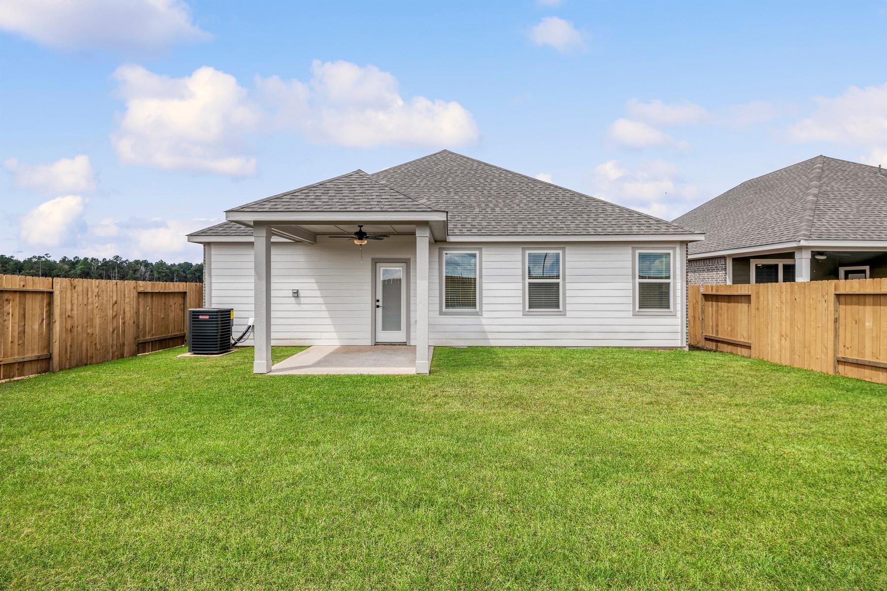 15634 Honey Cove Dr, Conroe, TX 77303 photo