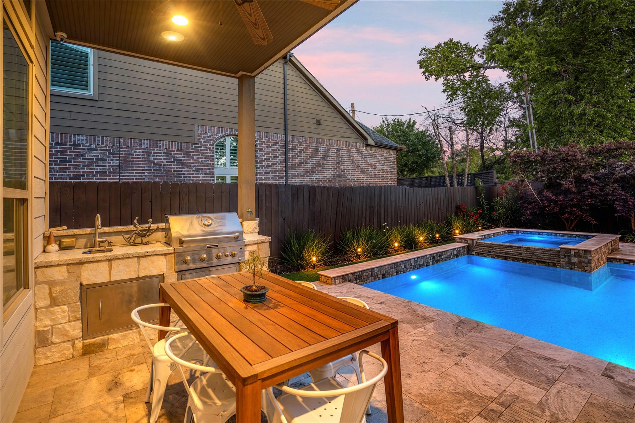 1045 Rosepoint St, Houston, TX 77018 photo