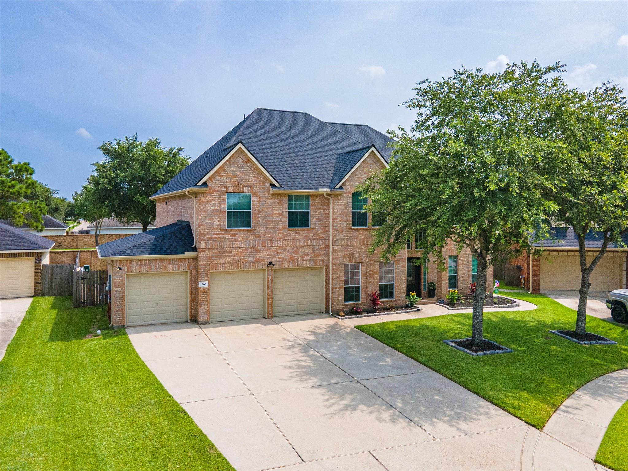 1565 Segovia Dr, League City, TX 77573
