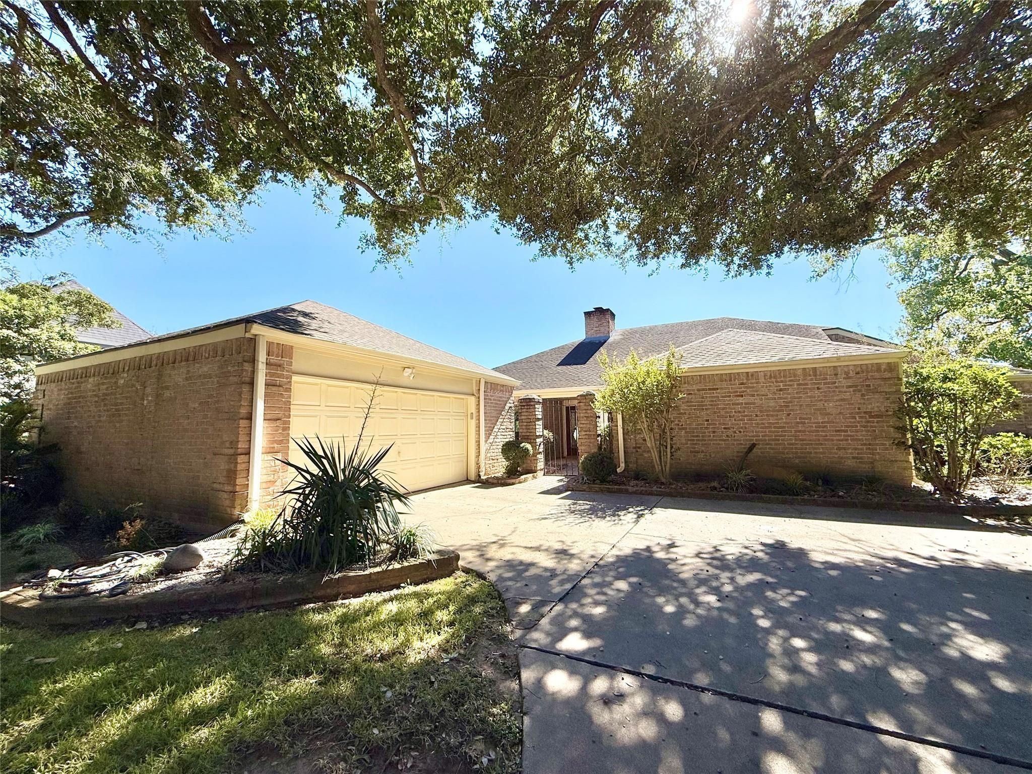 3915 Pleasant Valley Dr, Missouri City, TX 77459 photo