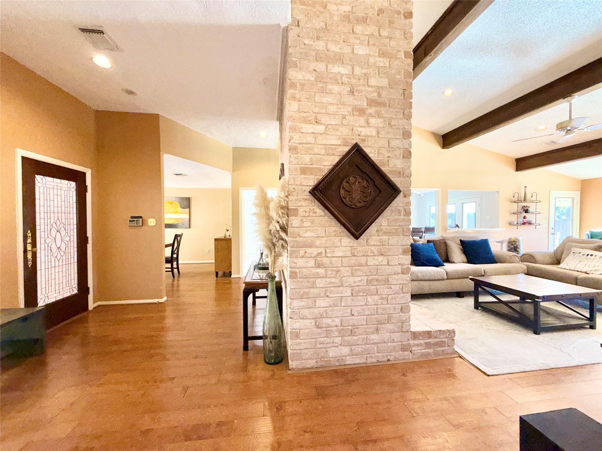 3915 Pleasant Valley Dr, Missouri City, TX 77459 photo