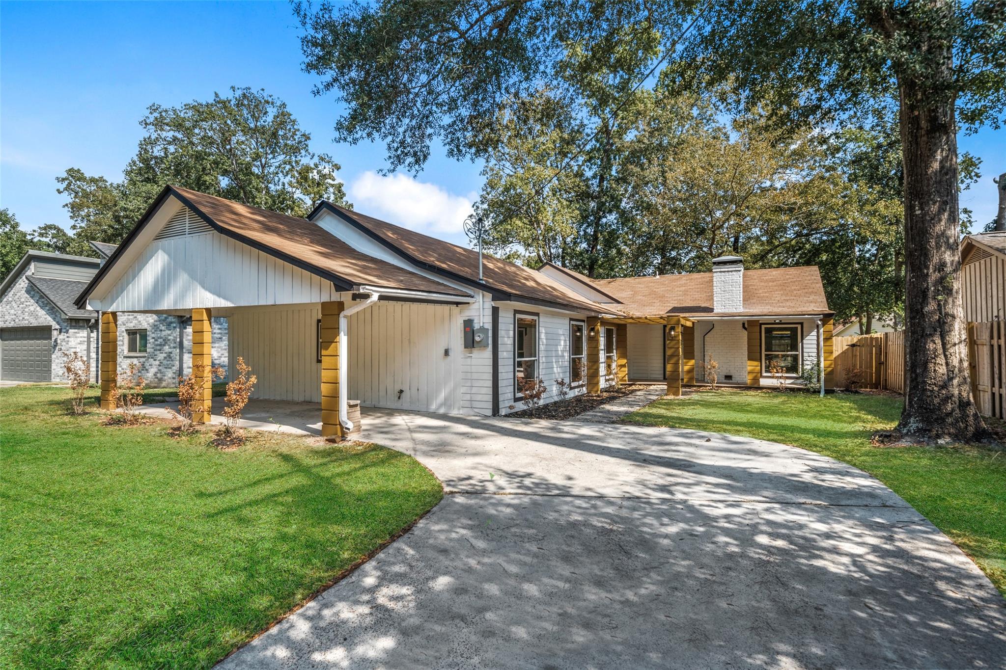 238 Point Clear Dr, Conroe, TX 77304 photo