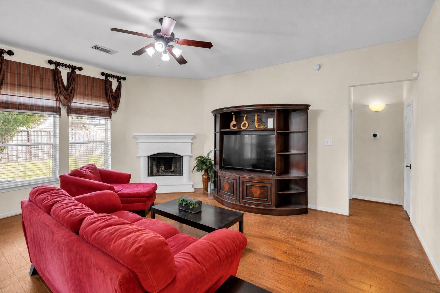 17934 Oakridge Canyon Ln, Richmond, TX 77407 photo