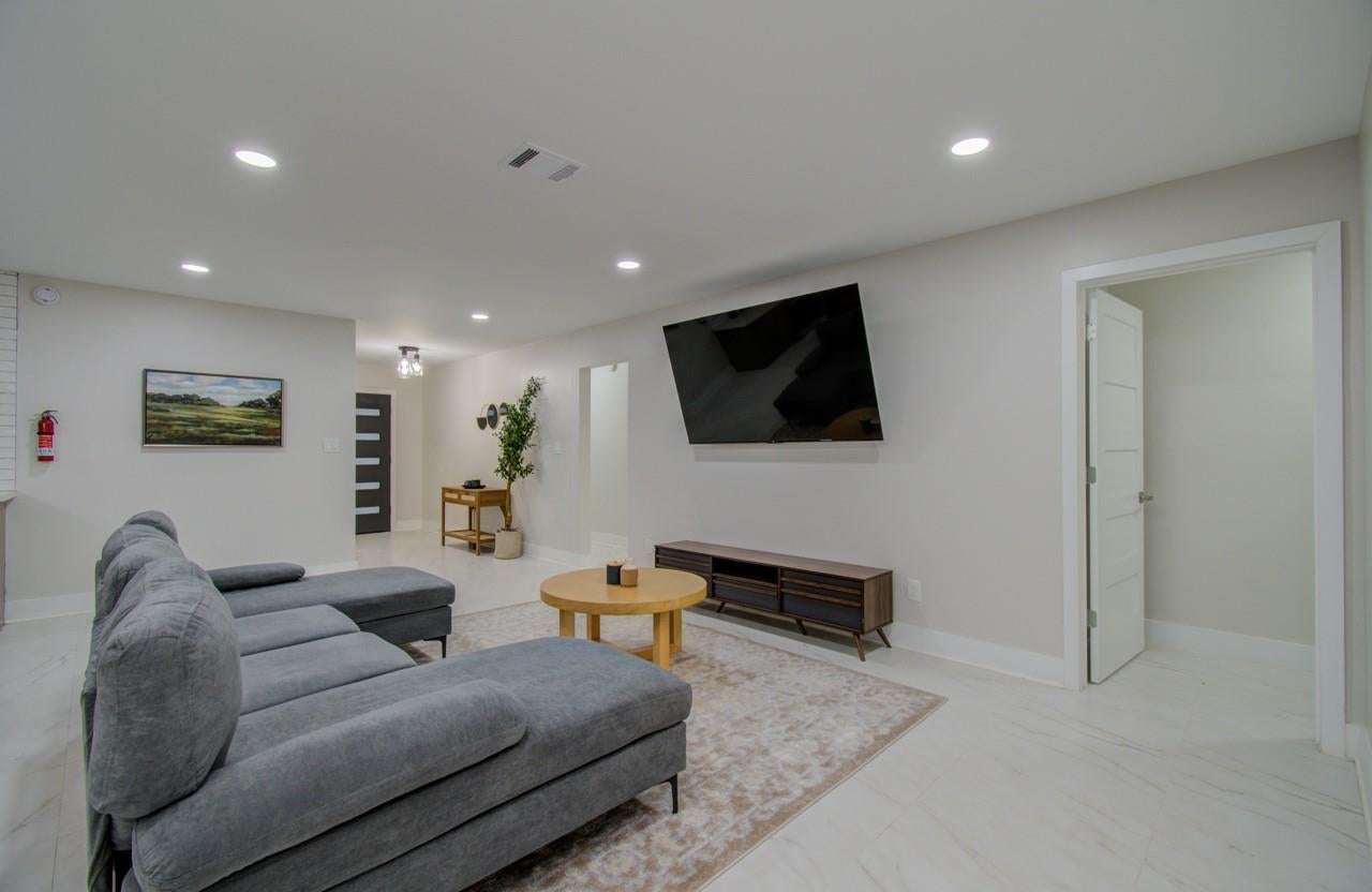5539 Edith St, Houston, TX 77081 photo