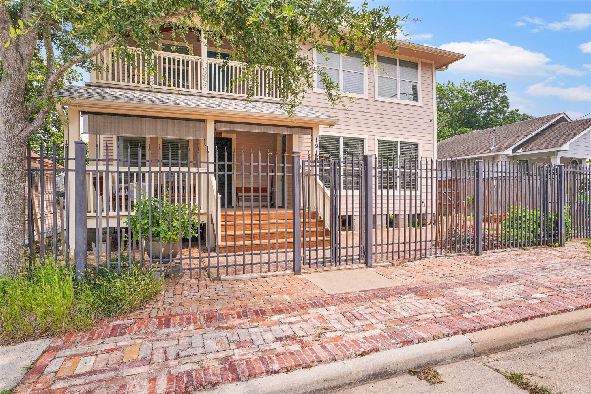 1916 Hardy St, Houston, TX 77026 photo