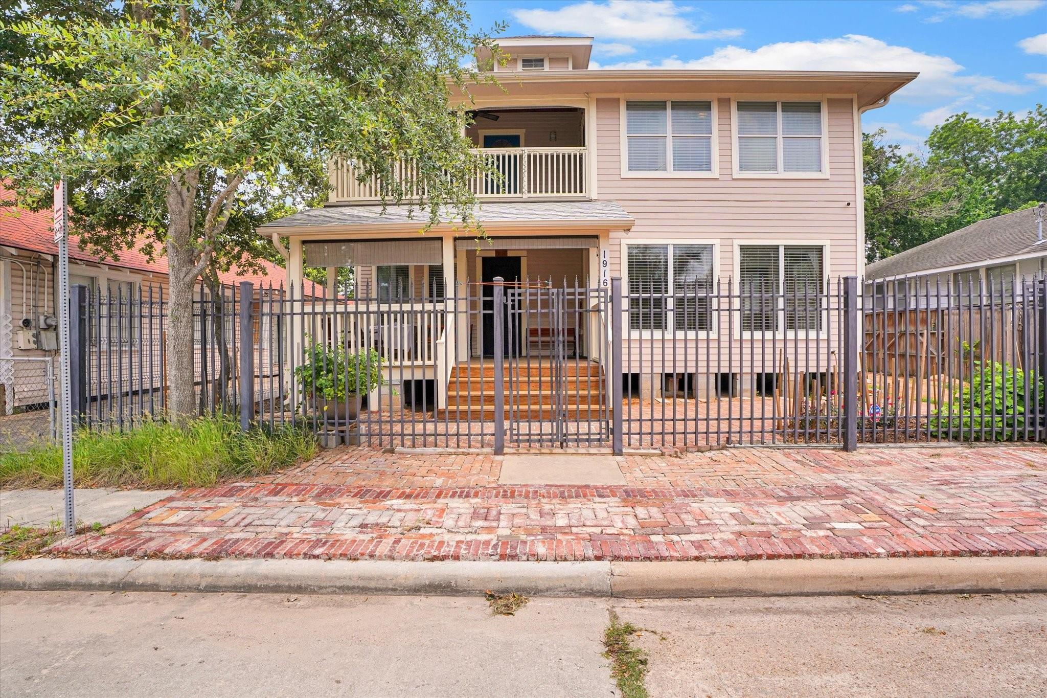 1916 Hardy St, Houston, TX 77026