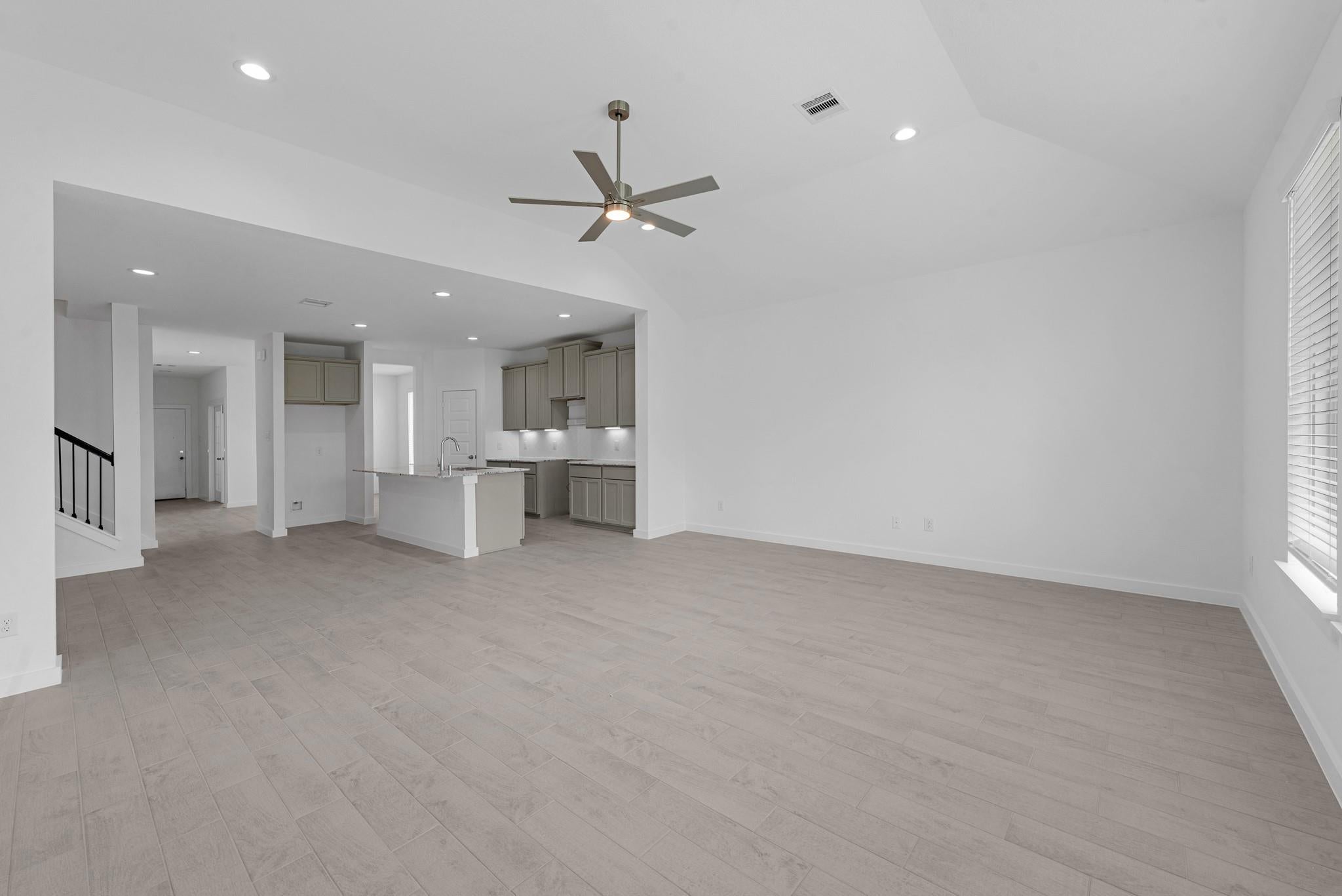 1727 Pecan Woods Ln, Conroe, TX 77301 photo