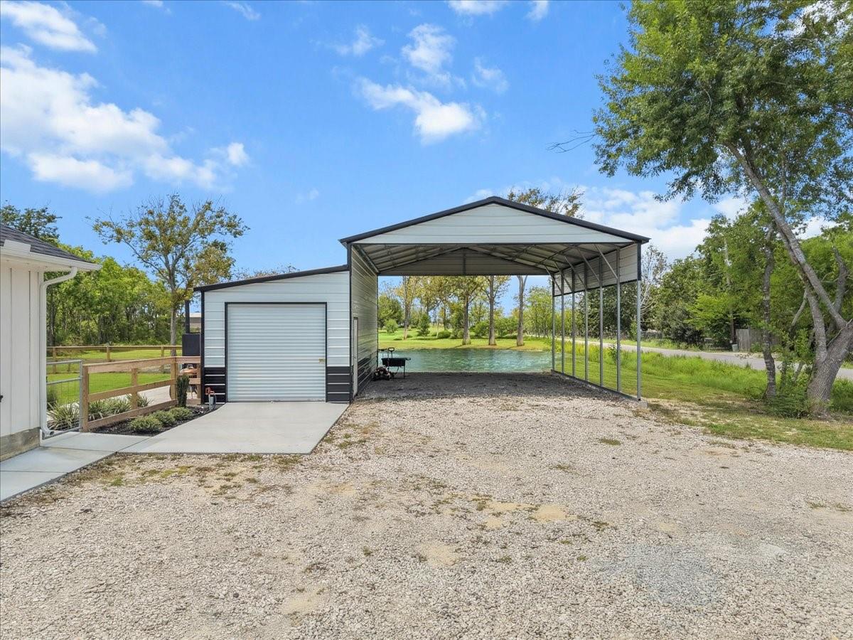 12806 Vacek Rd, Santa Fe, TX 77517 photo