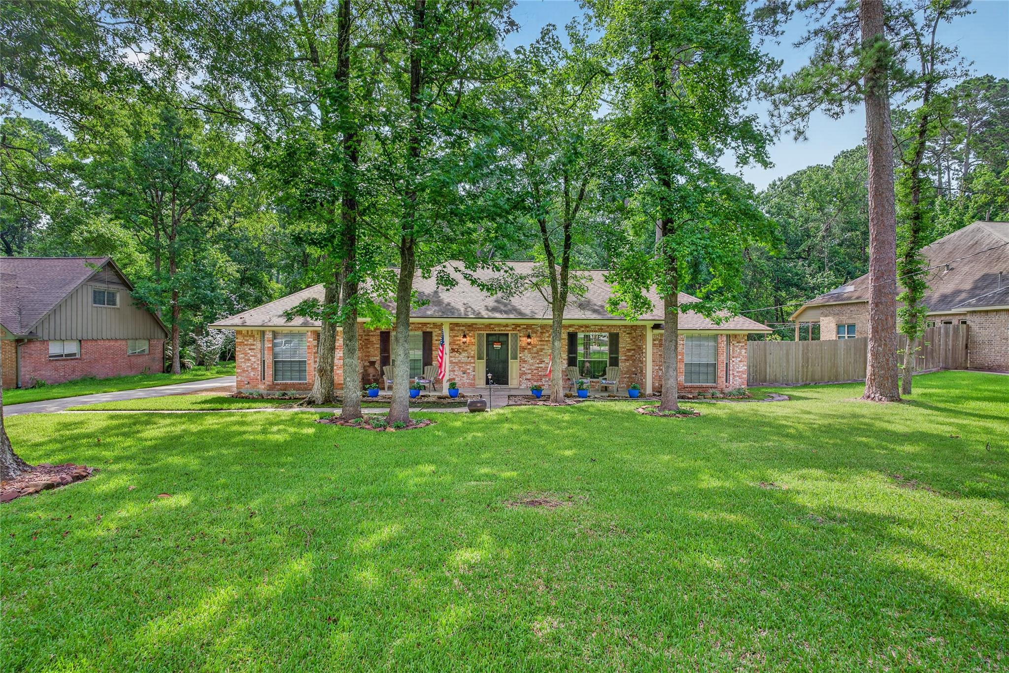 97 Panorama Dr, Panorama Village, TX 77304