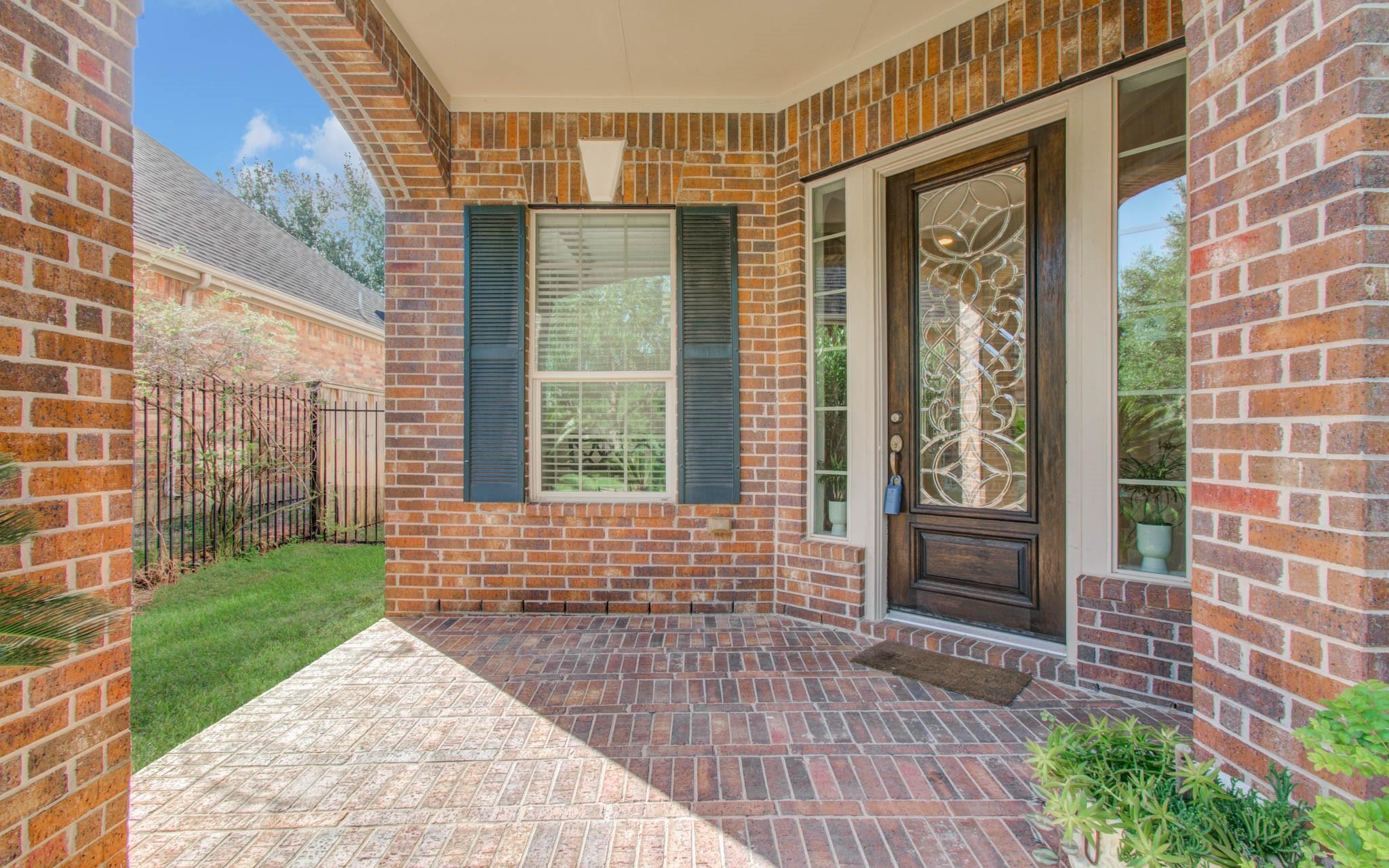 107 N Victoriana Cir, Spring, TX 77389 photo