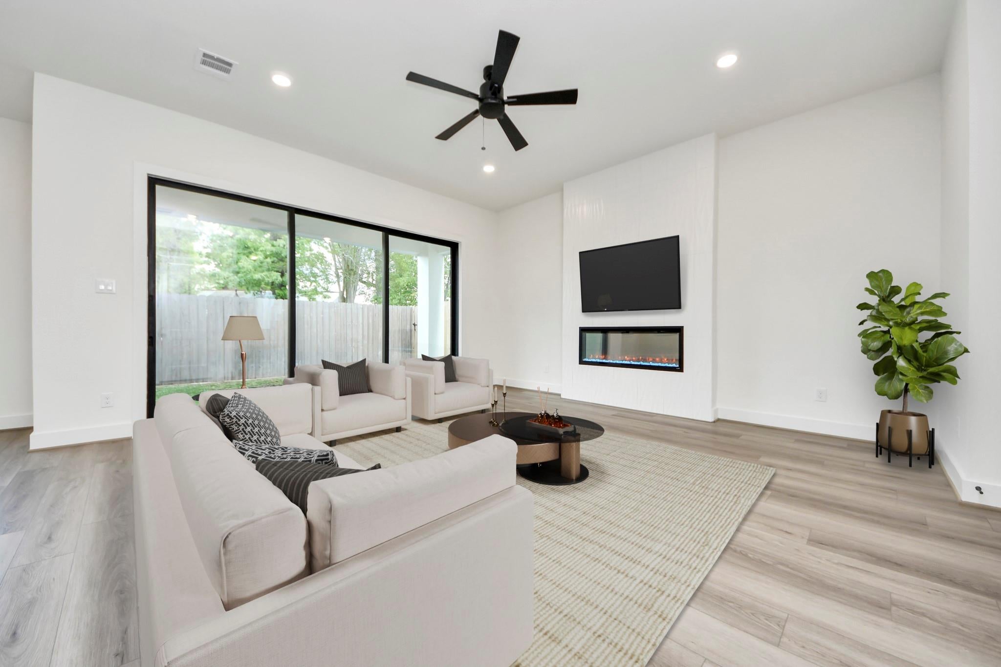 1422 Caywood Ln #B, Houston, TX 77055 photo