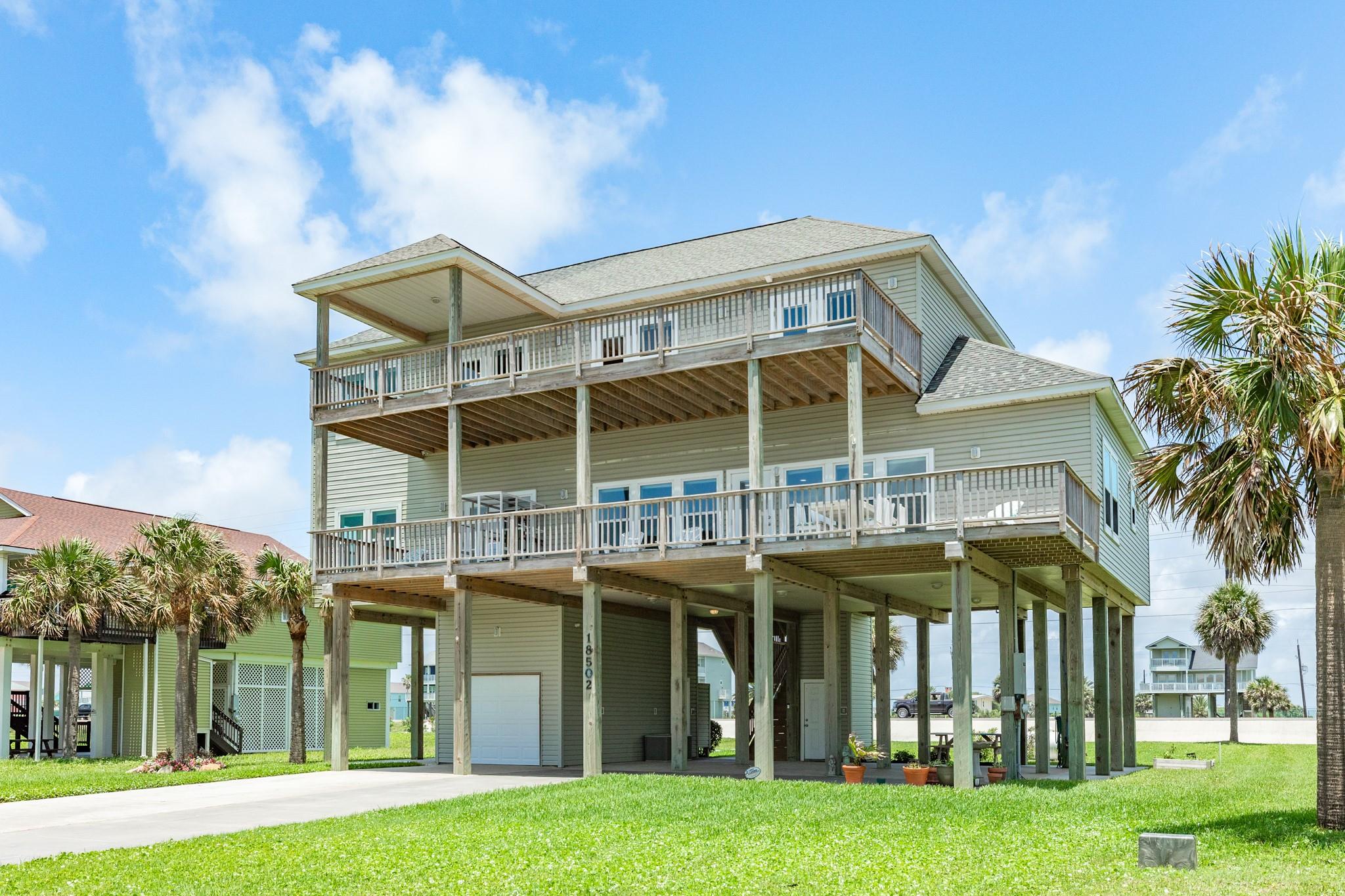 18502 E De Vaca, Galveston, TX 77554 photo