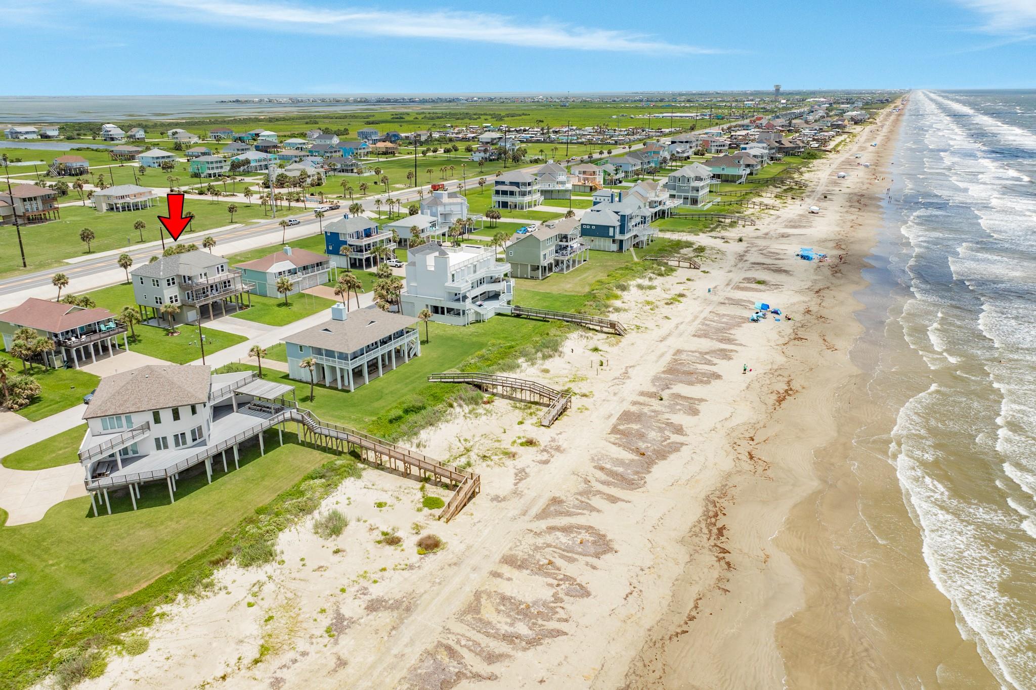 18502 E De Vaca, Galveston, TX 77554 photo
