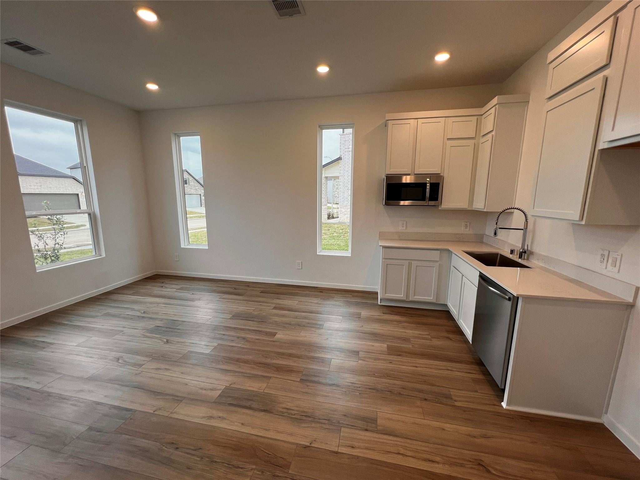 7014 Salt Dome Dr, League City, TX 77573 photo