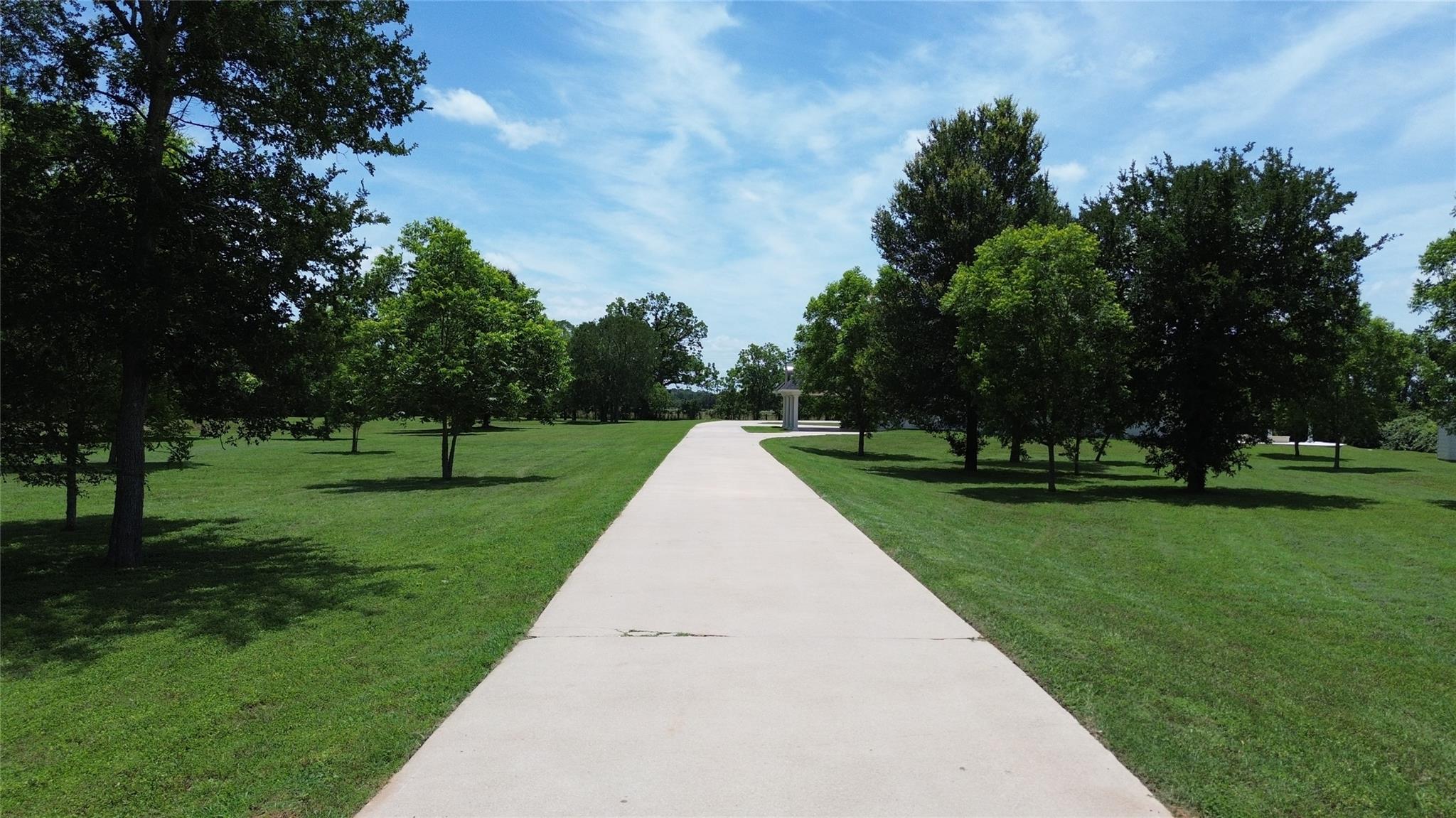 4726 Gainsborough Dr, Brookshire, TX 77423 photo