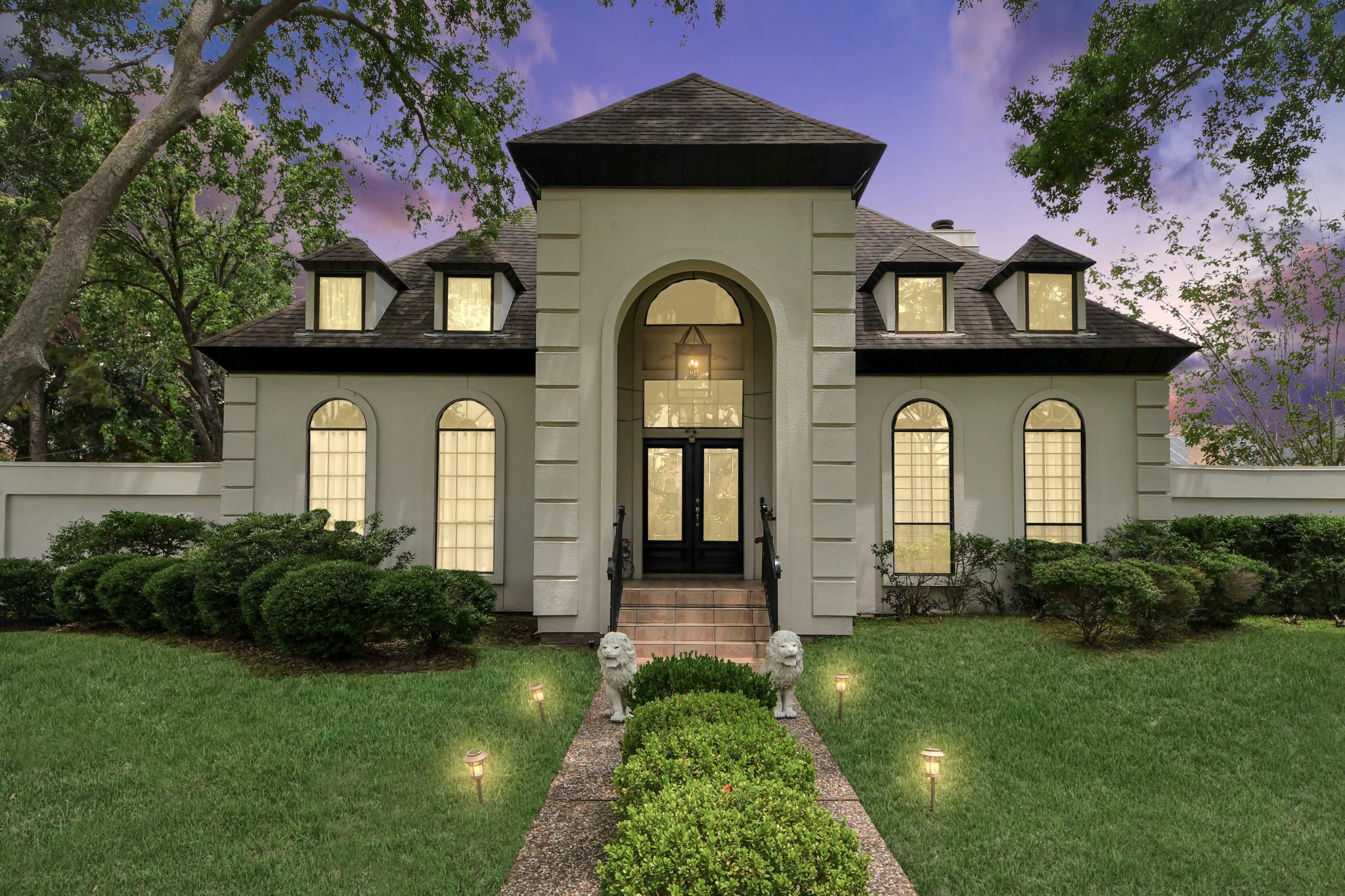 8302 Candlegreen Ln, Houston, TX 77071