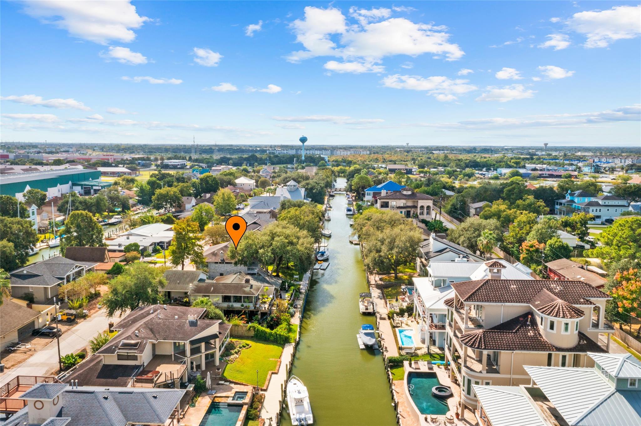 67 Harbor Ln, Kemah, TX 77565 photo