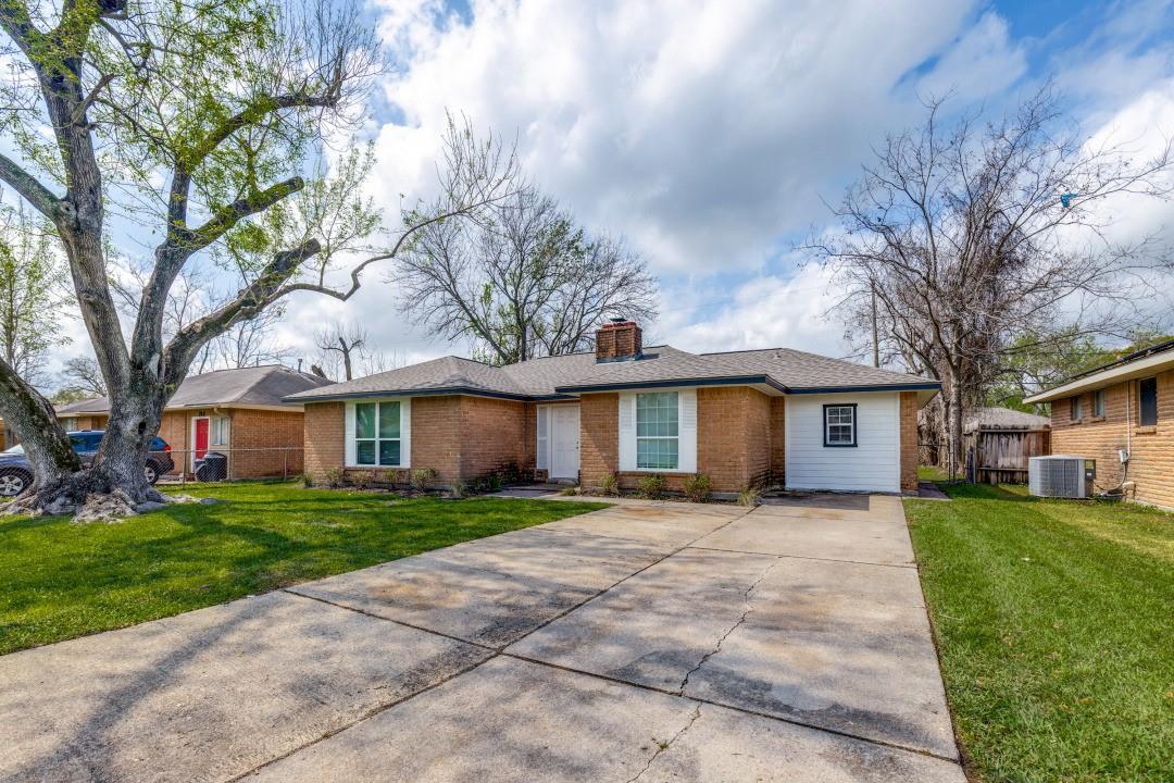 803 Knob Hollow St, Channelview, TX 77530