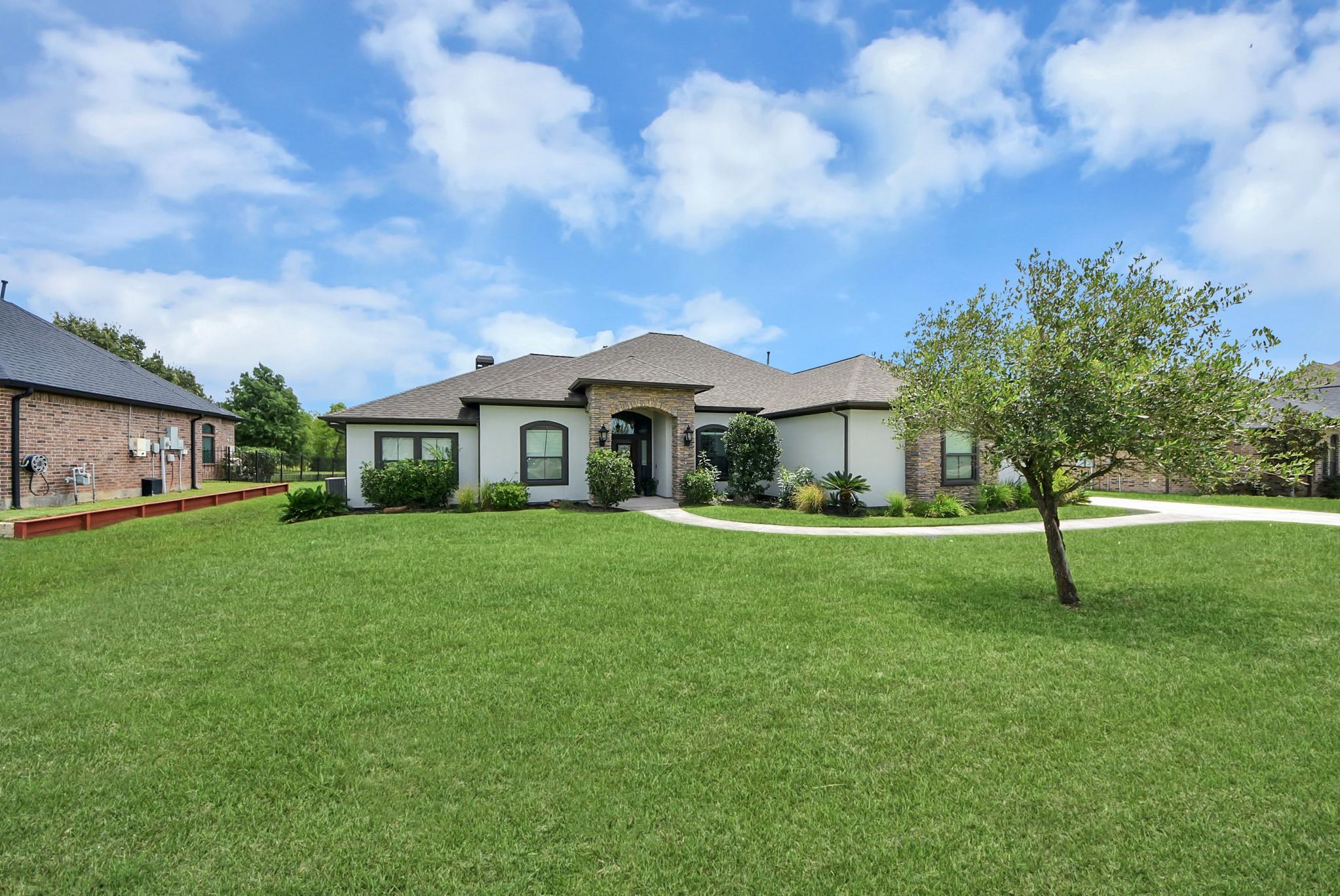 11726 W Grand Pond Dr, Montgomery, TX 77356 photo