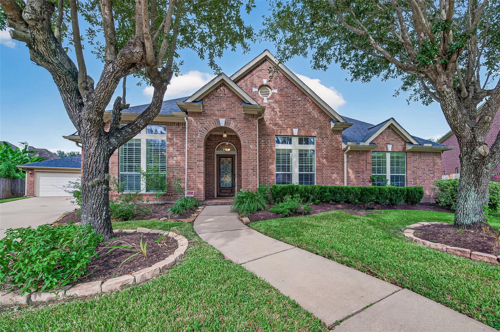 5242 Fountainbrook Ln, Sugar Land, TX 77479