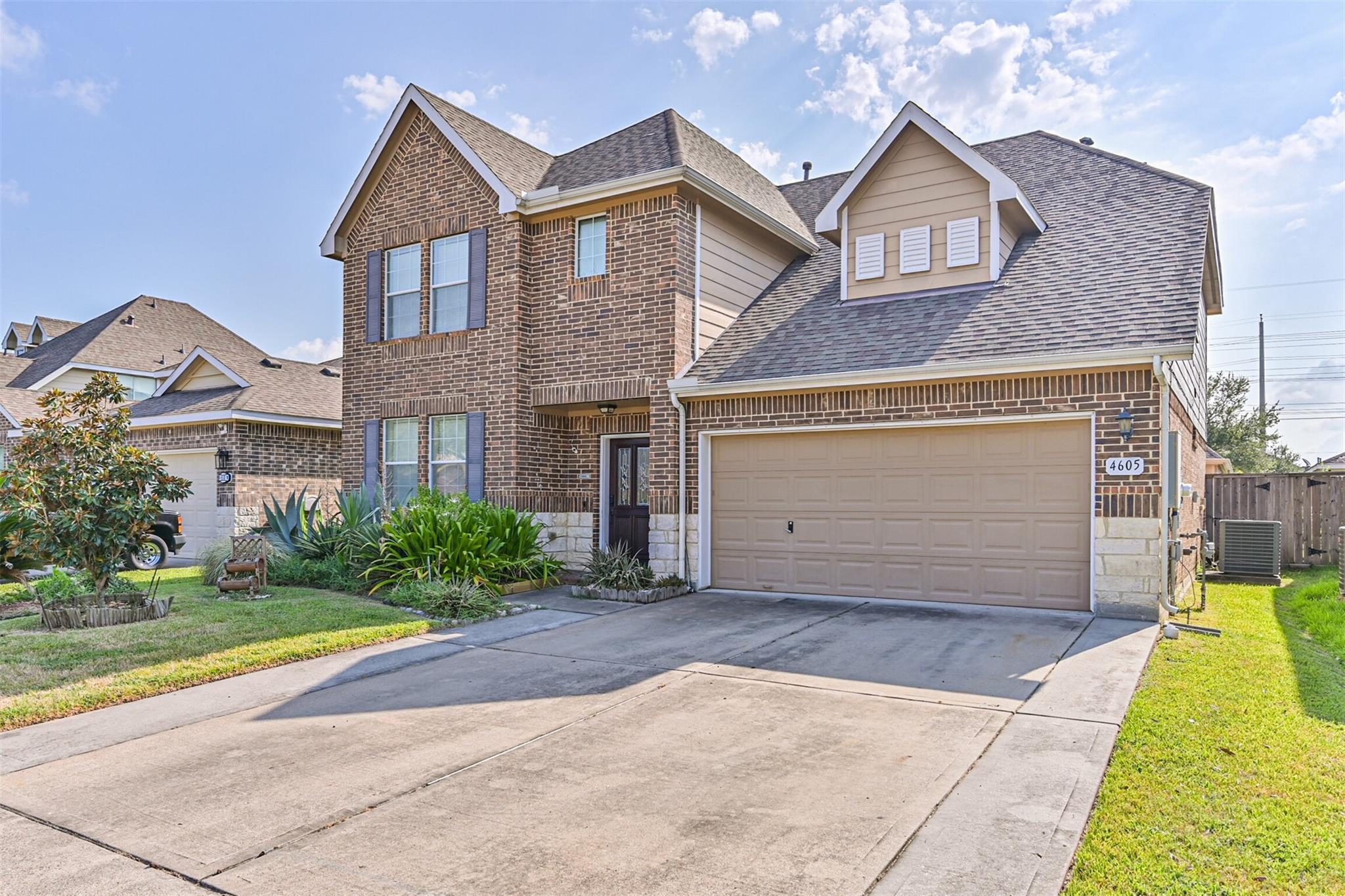 4605 Meadow Way Dr, Deer Park, TX 77536