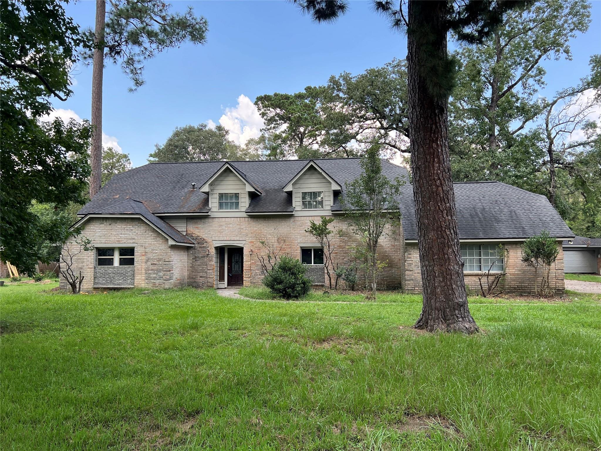 803 Glen Hollow Dr, Conroe, TX 77385